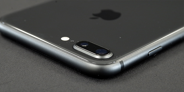 iPhone 8 カラー比較:スペースグレー