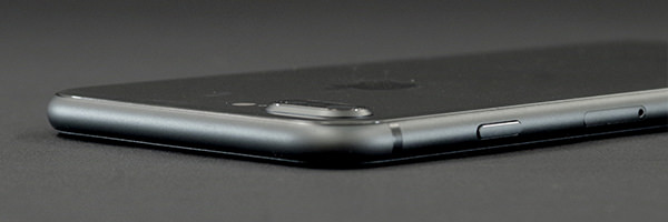 iPhone 8 カラー比較:スペースグレー