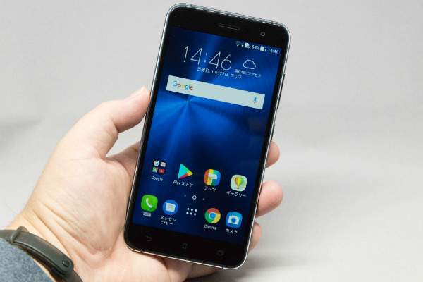 ZenFone 3のサイズはスマートフォンとしてベストですが、5.5インチに慣れると画面に物足りなさがあります