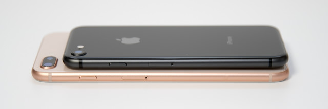 iPhone 8 / 8 Plusを比較 外観
