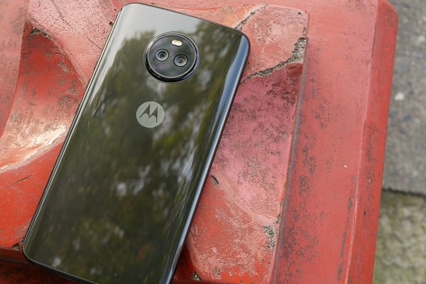 Moto X4