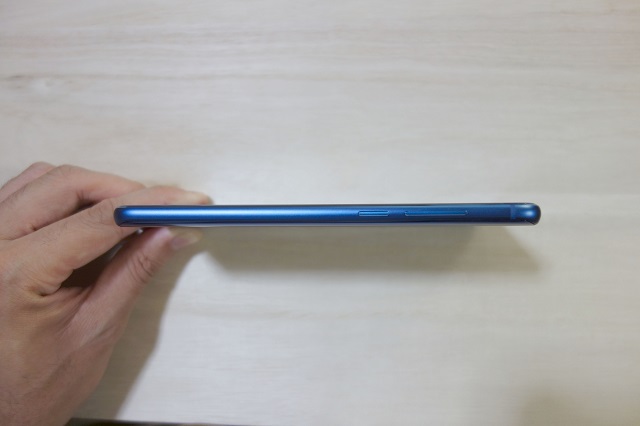 honor 9の側面です