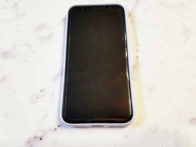 装着したiPhone Xを正面でみたところ