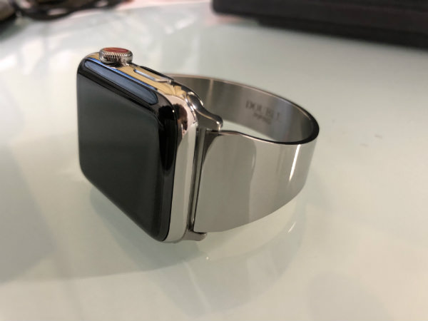 Apple WATCH Series 3、ダブルパイピングブレスレット