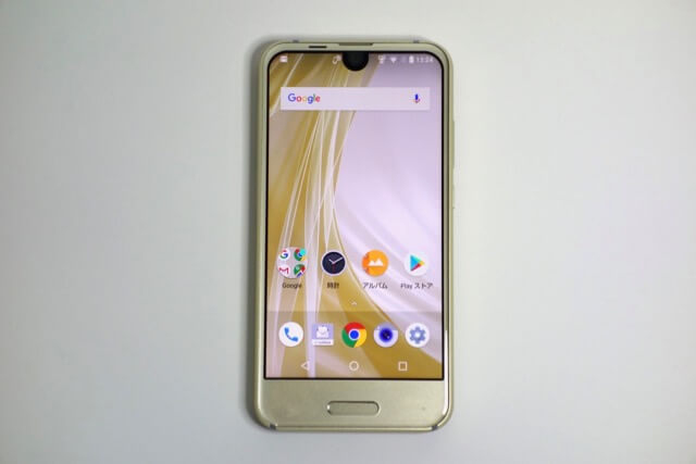 コンパクトサイズの中に4.9インチディスプレイ