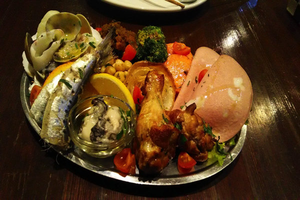 食べ物を撮影