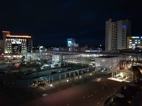 P10 lite 夜景ではノイズの出方に違いあり