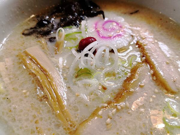 ネギの透明感や肉のテカリが旨そう