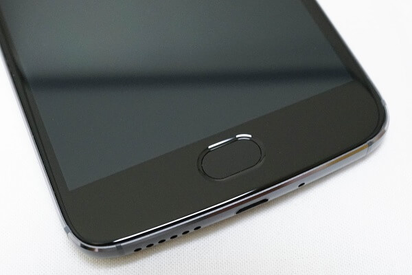 Moto G5Sの指紋センサーは前面下部にあります