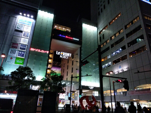 Android One X2のカメラ作例:夜景も明るく撮れています