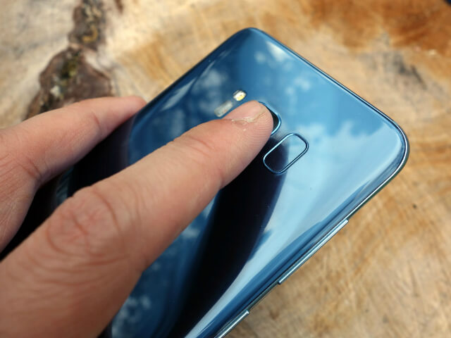Galaxy S8:カメラ横に細長いセンサー