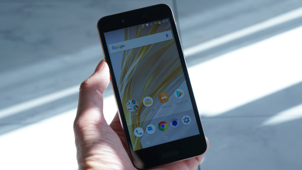 AQUOS sense lite