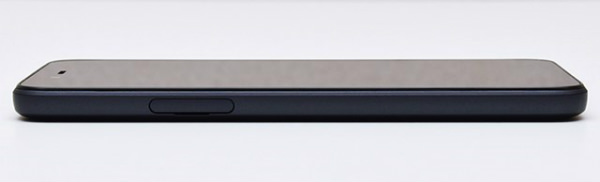 Android One S3:左面にはカードスロット