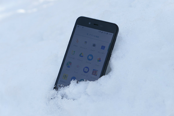 防塵性能も高く、今の季節なら雪の中に落としてしまったとしても安心