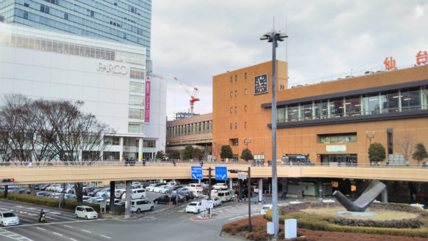 HDRオンで再撮影。デッキ下の影の中もはっきり見えるように