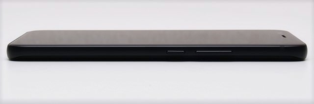 REI 2 Dual:右面には音量キーと電源キー