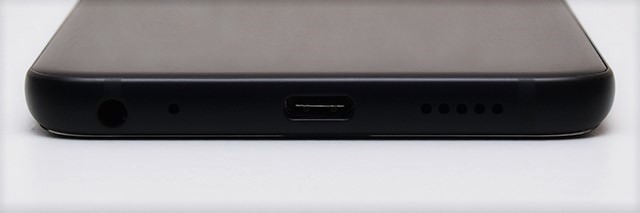 REI 2 Dual:外部入出力端子はUSB Type-C規格。裏表を気にせず使える