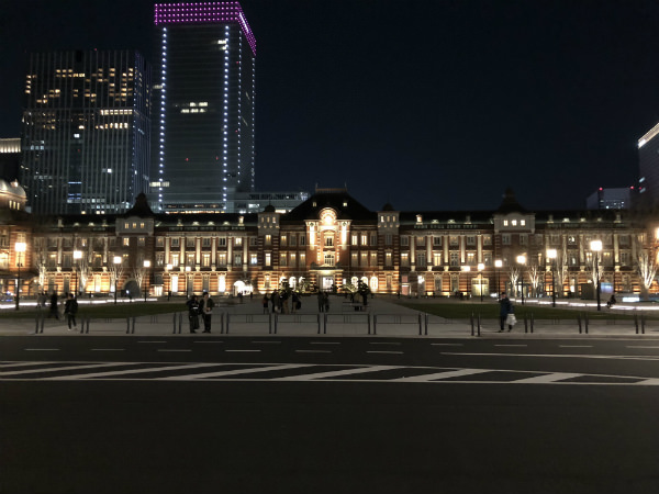 カメラ比較:iPhone Xにて撮影 東京駅を正面から