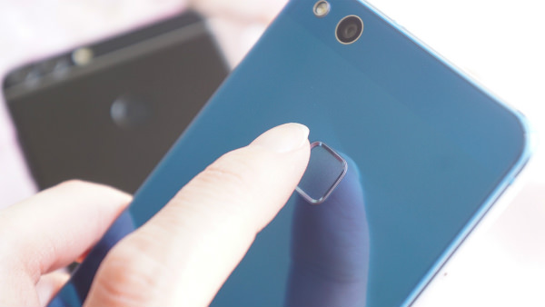 HUAWEI nova liteともに2 HUAWEI P10 lite指紋認証センサーを搭載