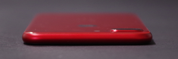 iPhone 8 カラー比較:レッド