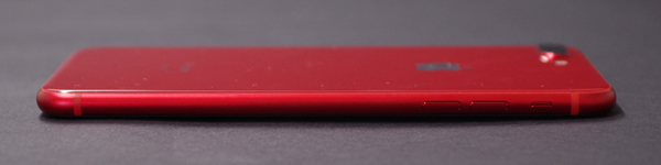 iPhone 8 カラー比較:レッド