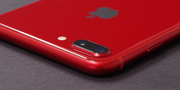 iPhone 8 カラー比較:レッド
