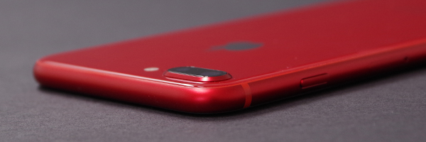 iPhone 8 カラー比較:レッド