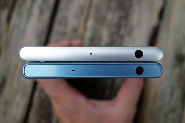 (Xperia XZ1 / XZs)トップにはイヤホンジャック