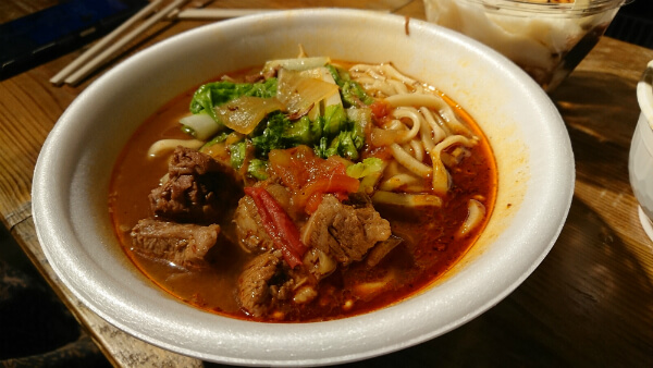 Xperia XZs / 台湾夜市イベントの牛肉麺