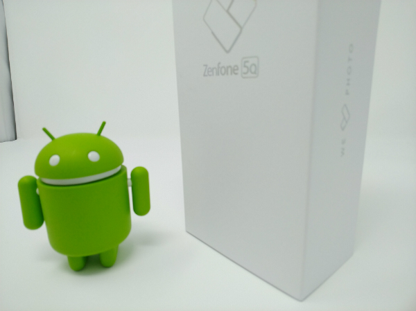 ZenFone 5Q インカメラ(標準)