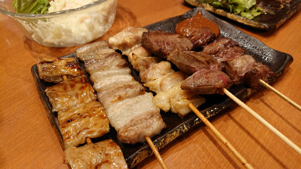 Xperia XZ2 カメラ作例:焼き豚串