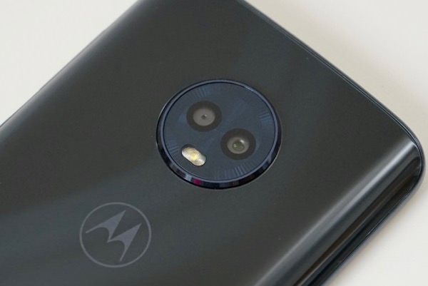 Moto G6 / カメラはデュアルカメラを採用