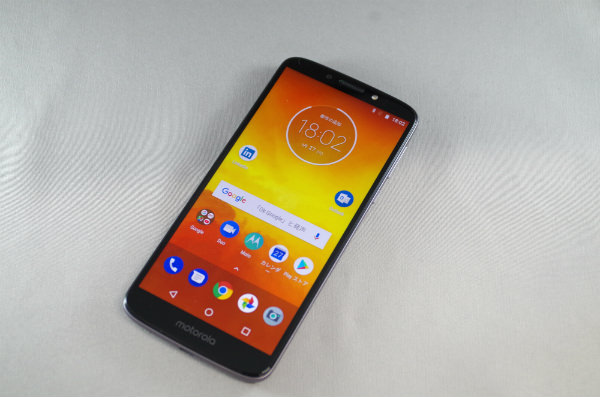 Moto E5 ディスプレイ点灯時
