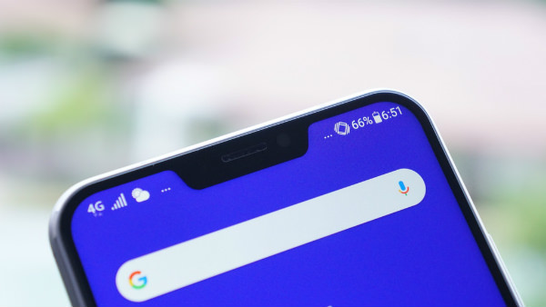 ZenFone 5Z ノッチ(切り欠き)は設定で隠すこともできる