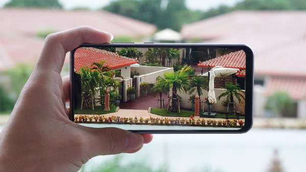 ZenFone 5Z 縦横比19:9、6.2インチのオールスクリーンディスプレイ
