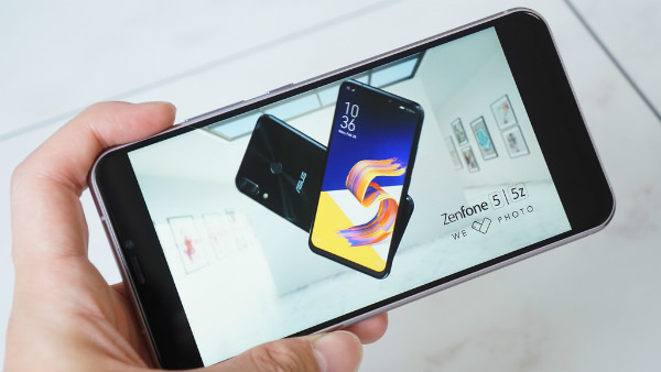 ZenFone 5Z 左は「標準設定」で再生