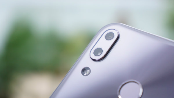 ZenFone 5Z 広角レンズを搭載したデュアルカメラ