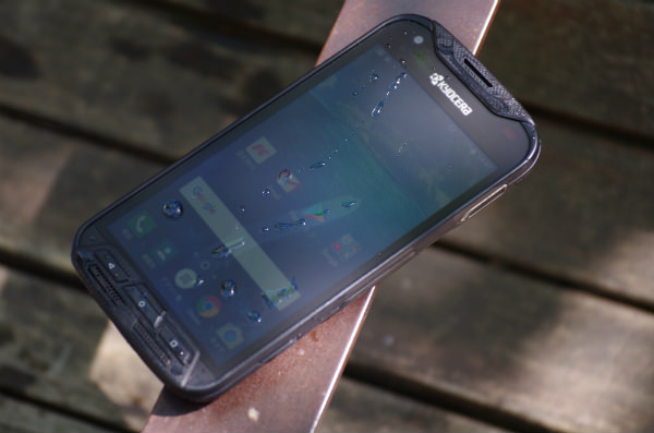 DURA FORCE PRO検証 問題なく電源はついているが、気温差でディスプレイが曇っている