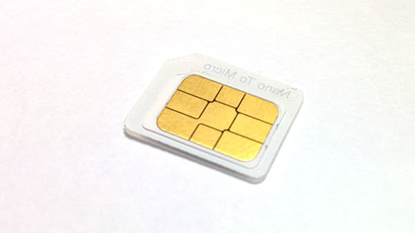 nanoSIMをmicroSIMのサイズに変更できた