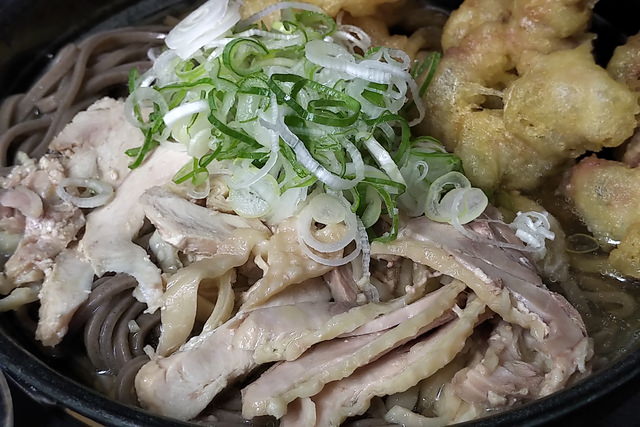 食べ物はやや青っぽく仕上がる印象。撮影角度など工夫したい