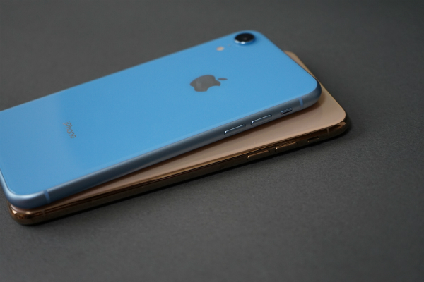 2018年モデルのiPhoneのなかで、もっとも厚みのある端末です