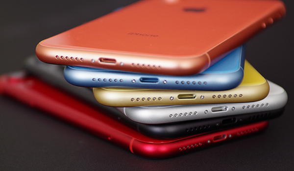 写真で見るiphone Xrのカラー比較 人気色はどれ モバレコ 格安sim スマホ の総合通販サイト