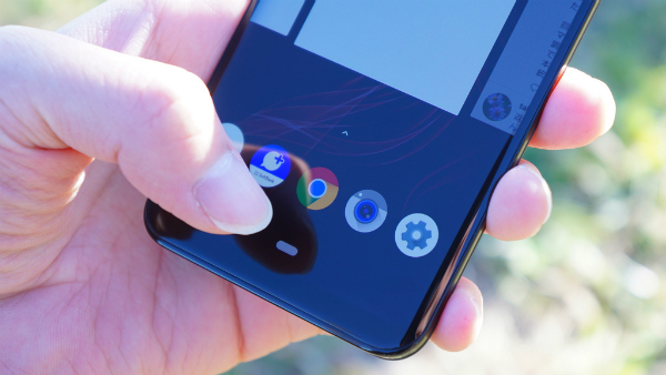 大画面のスマートフォンではジェスチャー操作が便利