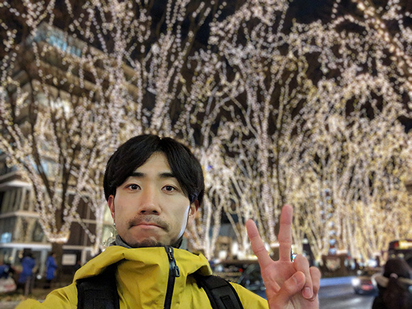 暗い場所でポートレート撮影。夜でも手軽に「自然」「キレイ」な写真が撮れる