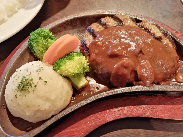HUAWEI nova lite 3のカメラ性能/鉄板焼きハンバーグステーキ