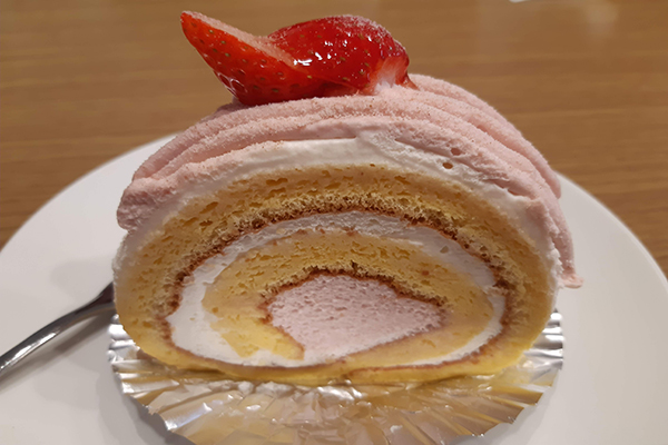 左が自動モード、右が食事モードにて撮影しています