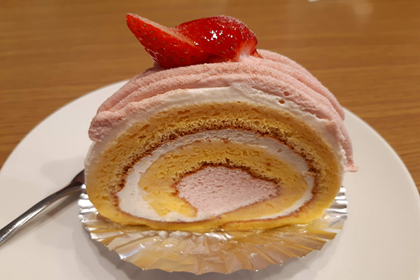 左が自動モード、右が食事モードにて撮影しています