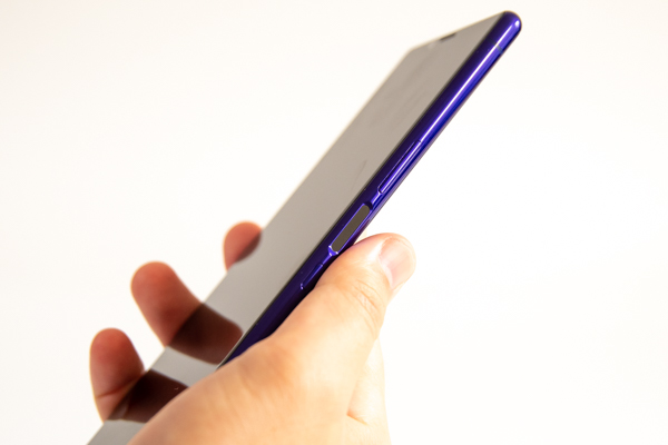 Xperia 1の指紋センサーは端末サイドに