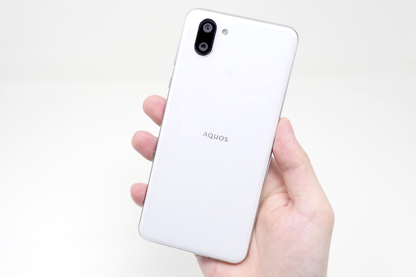 【比較】前モデルのAQUOS R2と比較して何が変わったのか?